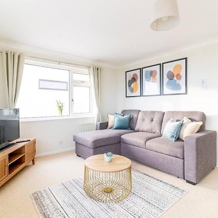 Incredible Sea View 2 Bedroom Beach Apartment Bournemouth Bagian luar foto