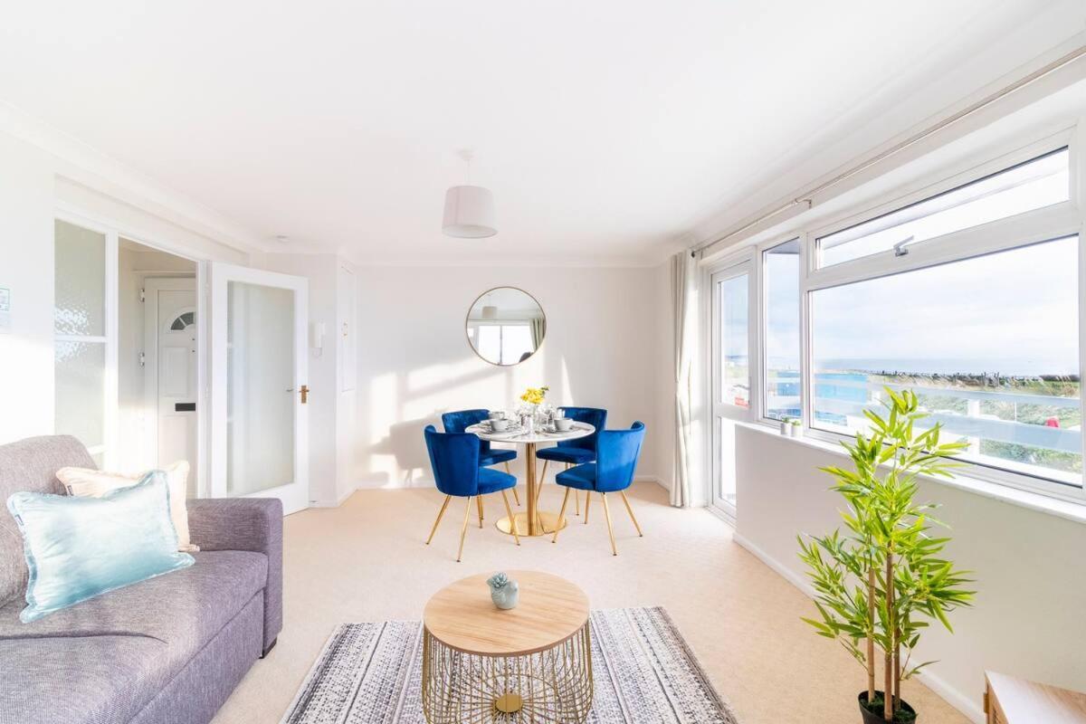 Incredible Sea View 2 Bedroom Beach Apartment Bournemouth Bagian luar foto